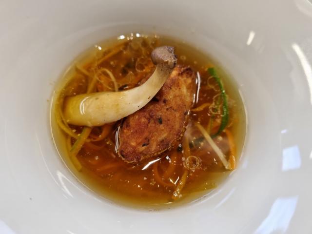Steinpilzconsommé